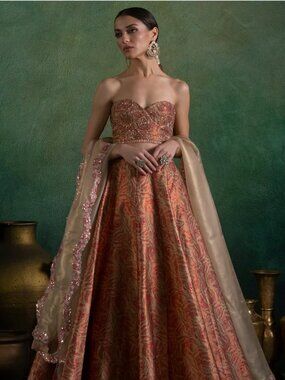 BNWT Lashkaraa Gold and Maroon Embroidered Brocade Lehenga - Size XXS